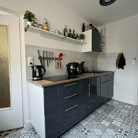 Spacious Cocoon In The Of Apartamento