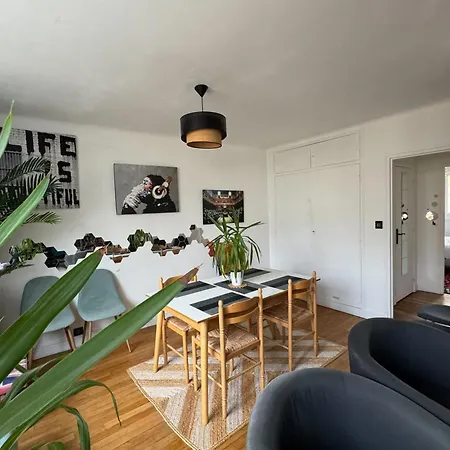 Spacious Cocoon In The Of Apartamento