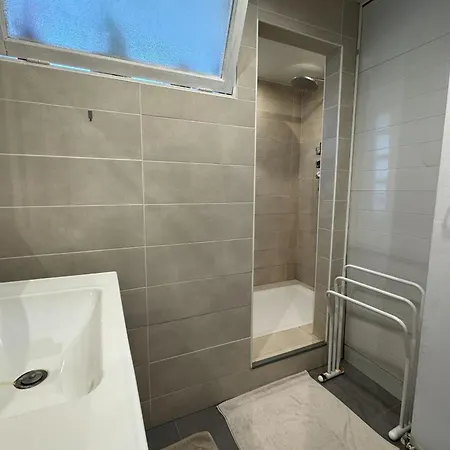 Spacious Cocoon In The Of Apartamento